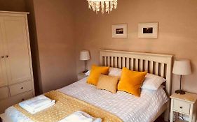 Two Bedroom House In Central Portree